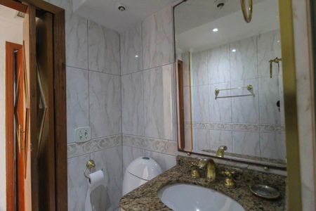 Apartamento à venda com 70m², 2 quartos e 1 vaga Apartamento à venda com 70m², 2 quartos e 1 vagaBanheiro