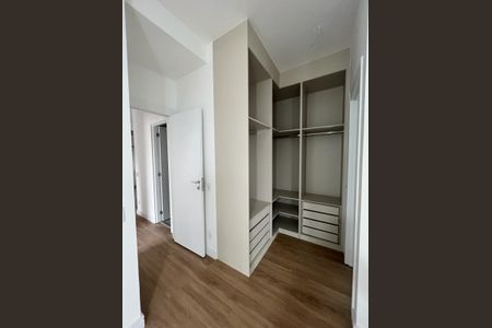 Apartamento à venda com 73m², 2 quartos e 1 vagaCloset