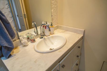 Apartamento para alugar com 60m², 2 quartos e 1 vagaBanheiro - Pia