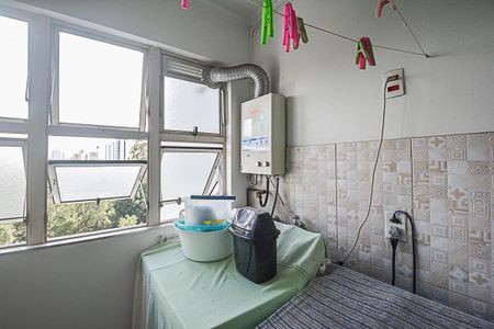 Apartamento à venda com 65m², 3 quartos e 1 vagaÁrea de Serviço