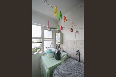 Apartamento à venda com 65m², 3 quartos e 1 vagaÁrea de Serviço