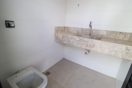 Casa para alugar com 231m², 3 quartos e 3 vagasBanheiro da Piscina