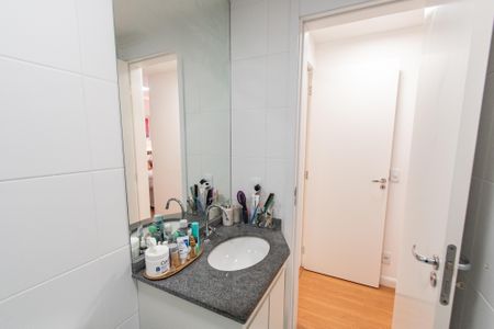 Apartamento para alugar com 59m², 2 quartos e 1 vaga Apartamento para alugar com 59m², 2 quartos e 1 vagaBanheiro da suíte