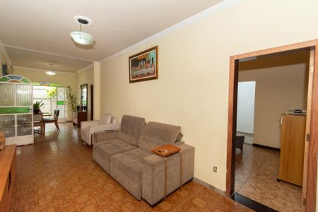 Casa à venda com 400m², 5 quartos e 6 vagasSala