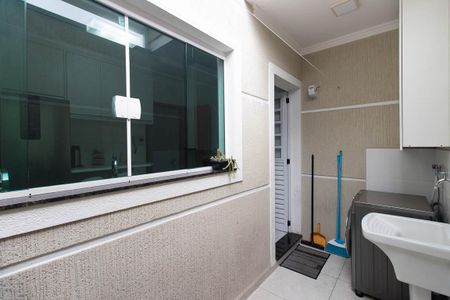 Casa à venda com 100m², 3 quartos e 2 vagas Casa à venda com 100m², 3 quartos e 2 vagasÁrea de Serviço