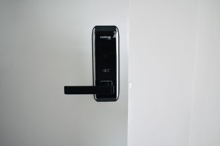 Apartamento à venda com 84m², 2 quartos e 1 vaga Apartamento à venda com 84m², 2 quartos e 1 vagaFechadura