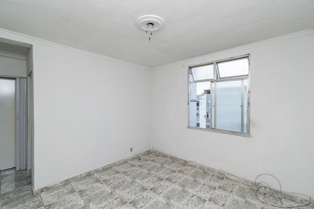 Sala de apartamento para alugar com 2 quartos, 50m² em Olaria, Rio de Janeiro