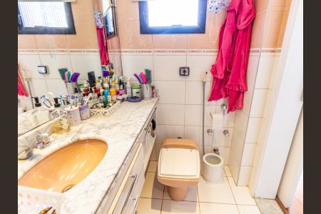 Apartamento à venda com 136m², 3 quartos e 2 vagasBanheiro da Suíte