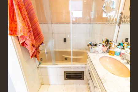 Apartamento à venda com 136m², 3 quartos e 2 vagasBanheiro da Suíte