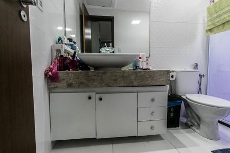 Casa para alugar com 300m², 4 quartos e 1 vaga Casa para alugar com 300m², 4 quartos e 1 vagaBanheiro da Suíte 2