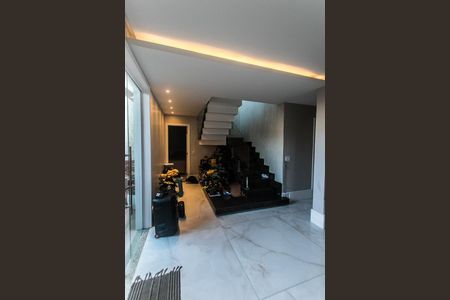Casa para alugar com 300m², 4 quartos e 1 vaga Casa para alugar com 300m², 4 quartos e 1 vagaSala