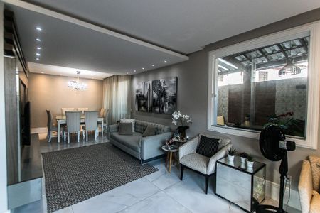 Casa para alugar com 300m², 4 quartos e 1 vaga Casa para alugar com 300m², 4 quartos e 1 vagaSala