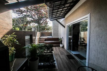 Casa para alugar com 300m², 4 quartos e 1 vaga Casa para alugar com 300m², 4 quartos e 1 vagaÁrea comum