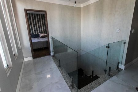 Casa para alugar com 300m², 4 quartos e 1 vaga Casa para alugar com 300m², 4 quartos e 1 vagaVaranda