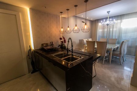 Casa para alugar com 300m², 4 quartos e 1 vaga Casa para alugar com 300m², 4 quartos e 1 vagaCozinha