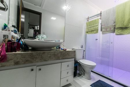 Casa para alugar com 300m², 4 quartos e 1 vaga Casa para alugar com 300m², 4 quartos e 1 vagaBanheiro da Suíte 2