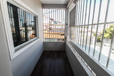 Casa para alugar com 300m², 4 quartos e 1 vaga Casa para alugar com 300m², 4 quartos e 1 vagaVaranda