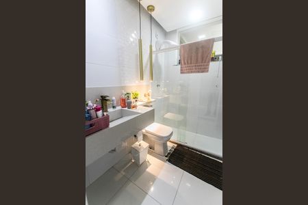 Casa para alugar com 300m², 4 quartos e 1 vaga Casa para alugar com 300m², 4 quartos e 1 vagaBanheiro da Suíte 1