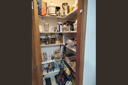 Casa de condomínio à venda com 130m², 3 quartos e 2 vagasDespensa