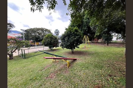 Casa de condomínio para alugar com 600m², 3 quartos e 2 vagasÁrea comum - Playground