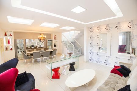 Casa de condomínio para alugar com 600m², 3 quartos e 2 vagasSala 1