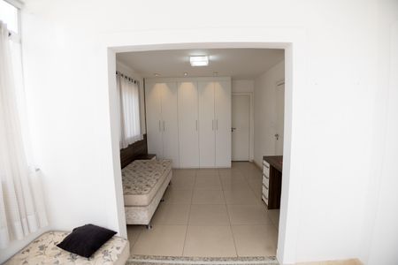 Casa de condomínio para alugar com 600m², 3 quartos e 2 vagasSuíte 2