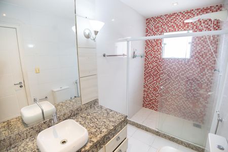 Casa de condomínio para alugar com 600m², 3 quartos e 2 vagasBanheiro da Suíte 3