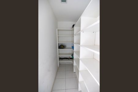 Casa de condomínio para alugar com 600m², 3 quartos e 2 vagasDespensa