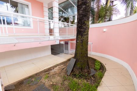 Casa de condomínio para alugar com 600m², 3 quartos e 2 vagasQuintal