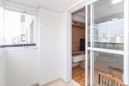 Apartamento à venda com 59m², 2 quartos e 2 vagas Apartamento à venda com 59m², 2 quartos e 2 vagasVaranda