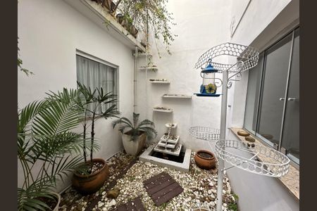 Casa para alugar com 205m², 5 quartos e 1 vaga Casa para alugar com 205m², 5 quartos e 1 vagaQuintal