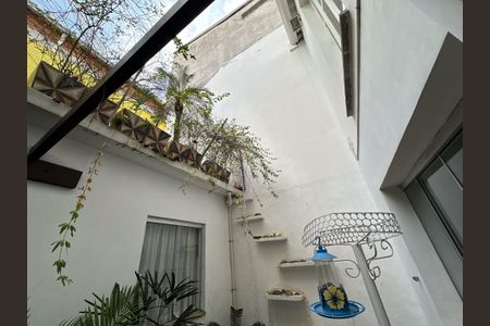 Casa para alugar com 205m², 5 quartos e 1 vaga Casa para alugar com 205m², 5 quartos e 1 vagaQuintal