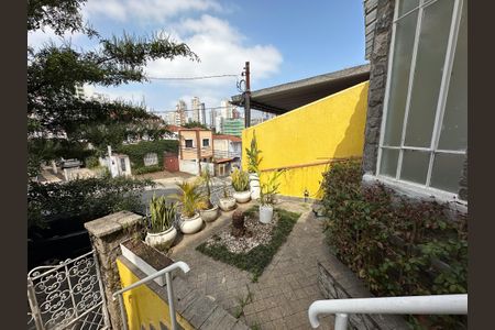 Casa para alugar com 205m², 5 quartos e 1 vaga Casa para alugar com 205m², 5 quartos e 1 vagaQuintal