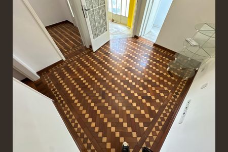 Casa para alugar com 205m², 5 quartos e 1 vaga Casa para alugar com 205m², 5 quartos e 1 vagaSala 1