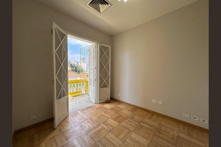 Casa para alugar com 205m², 5 quartos e 1 vaga Casa para alugar com 205m², 5 quartos e 1 vagaQuarto 4