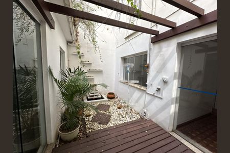 Casa para alugar com 205m², 5 quartos e 1 vaga Casa para alugar com 205m², 5 quartos e 1 vagaQuintal