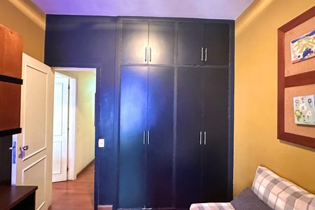 Apartamento à venda com 130m², 4 quartos e 1 vagaQuarto 2