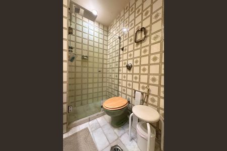 Apartamento à venda com 130m², 4 quartos e 1 vagaBanheiro da Suíte