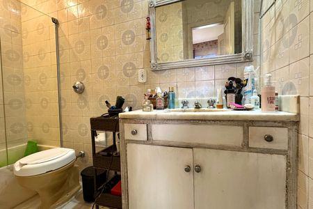 Apartamento à venda com 130m², 4 quartos e 1 vagaBanheiro da Suíte