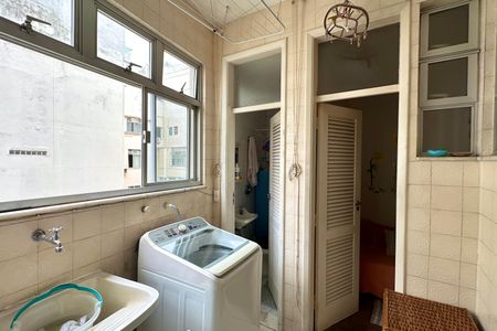 Apartamento à venda com 130m², 4 quartos e 1 vagaÁrea de Serviço