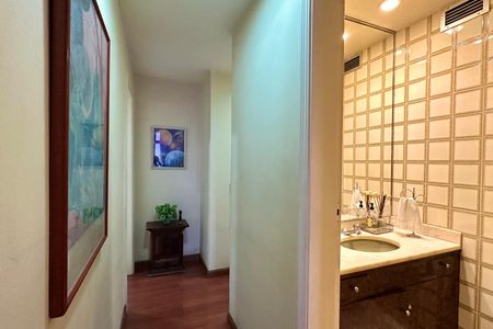 Apartamento à venda com 130m², 4 quartos e 1 vagaBanheiro da Suíte