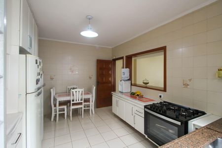 Casa à venda com 150m², 4 quartos e 4 vagas Casa à venda com 150m², 4 quartos e 4 vagasCozinha