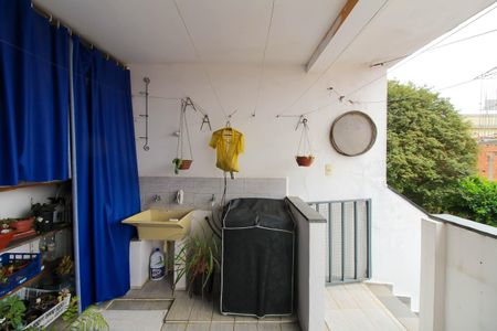 Casa à venda com 150m², 4 quartos e 4 vagas Casa à venda com 150m², 4 quartos e 4 vagasÁrea de Serviço