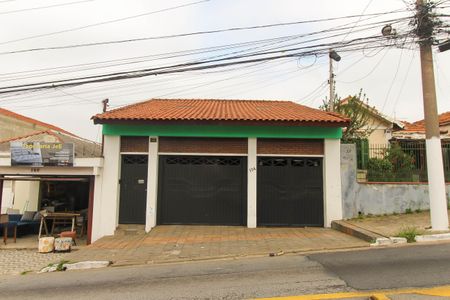 Casa à venda com 150m², 4 quartos e 4 vagas Casa à venda com 150m², 4 quartos e 4 vagasFachada