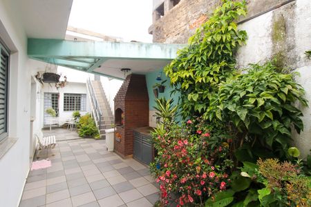 Casa à venda com 150m², 4 quartos e 4 vagas Casa à venda com 150m², 4 quartos e 4 vagasÁrea externa