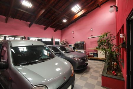 Casa à venda com 150m², 4 quartos e 4 vagas Casa à venda com 150m², 4 quartos e 4 vagasGaragem