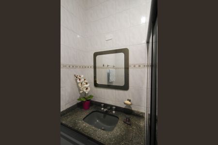 Casa à venda com 150m², 4 quartos e 4 vagas Casa à venda com 150m², 4 quartos e 4 vagasBanheiro