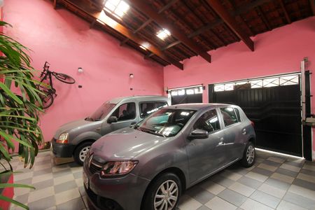 Casa à venda com 150m², 4 quartos e 4 vagas Casa à venda com 150m², 4 quartos e 4 vagasGaragem