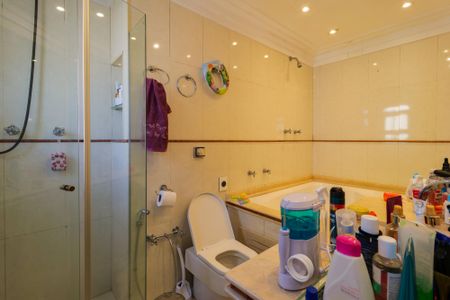 Apartamento para alugar com 300m², 3 quartos e 8 vagasBanheiro da Suíte 1