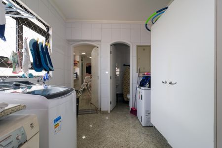 Apartamento para alugar com 300m², 3 quartos e 8 vagasÁrea de Serviço